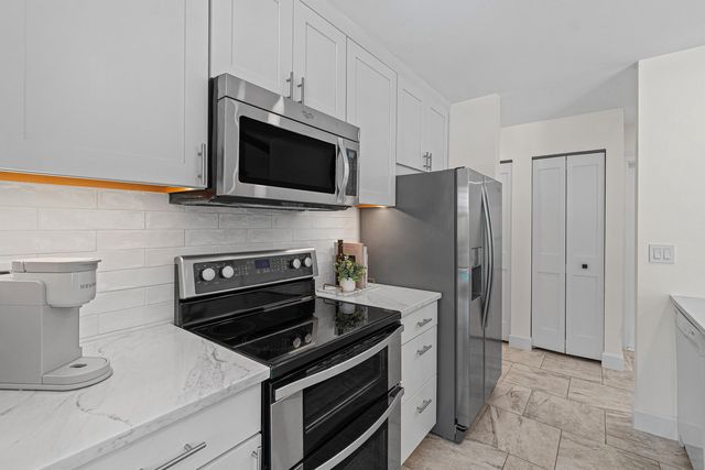 1401 Hummingbird Drive, Delray Beach, FL 33444