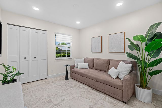 1401 Hummingbird Drive, Delray Beach, FL 33444