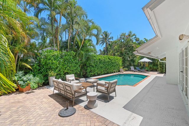 1401 Hummingbird Drive, Delray Beach, FL 33444