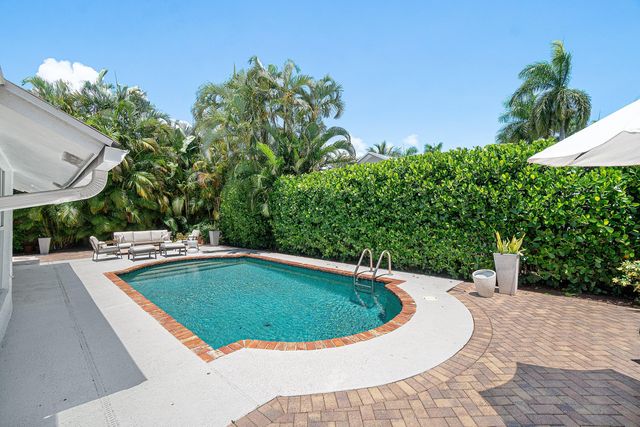 1401 Hummingbird Drive, Delray Beach, FL 33444