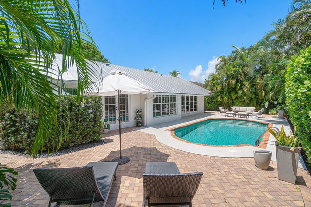 1401 Hummingbird Drive, Delray Beach, FL 33444