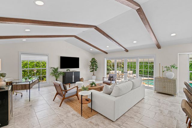 1401 Hummingbird Drive, Delray Beach, FL 33444