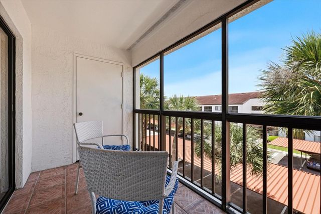 2593 COUNTRYSIDE BOULEVARD 7301, Clearwater, FL 33761