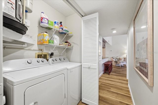 2593 COUNTRYSIDE BOULEVARD 7301, Clearwater, FL 33761