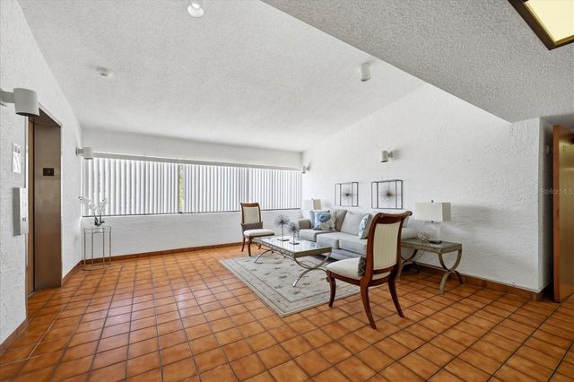 2593 COUNTRYSIDE BOULEVARD 7301, Clearwater, FL 33761