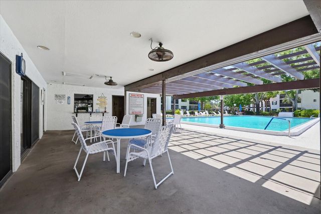 2593 COUNTRYSIDE BOULEVARD 7301, Clearwater, FL 33761