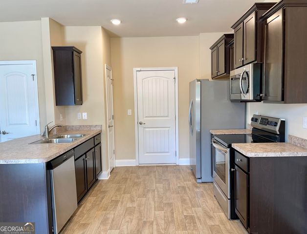 2651 Lovejoy Crossing Lane, Hampton, GA 30228