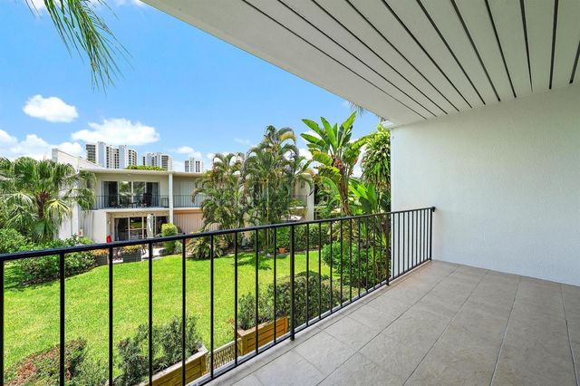 388 Golfview Road H, North Palm Beach, FL 33408