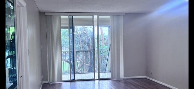 3301 NW 47th Terrace 316, Lauderdale Lakes, FL 33319