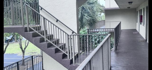 3301 NW 47th Terrace 316, Lauderdale Lakes, FL 33319