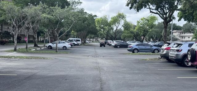 3301 NW 47th Terrace 316, Lauderdale Lakes, FL 33319