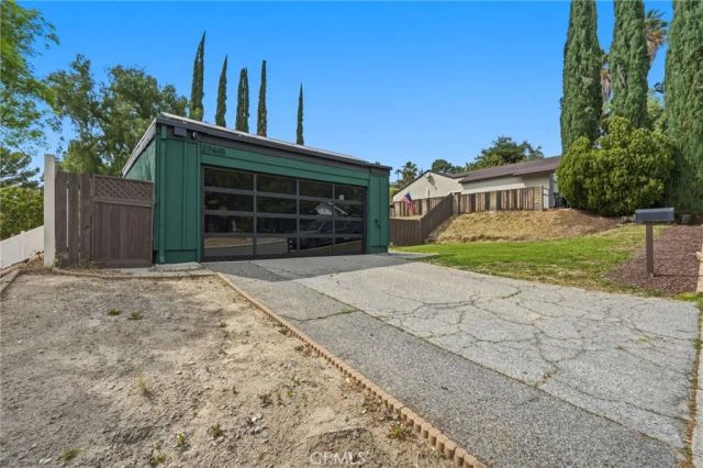 27445 Onlee, Saugus, CA 91350