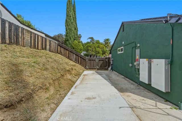 27445 Onlee, Saugus, CA 91350