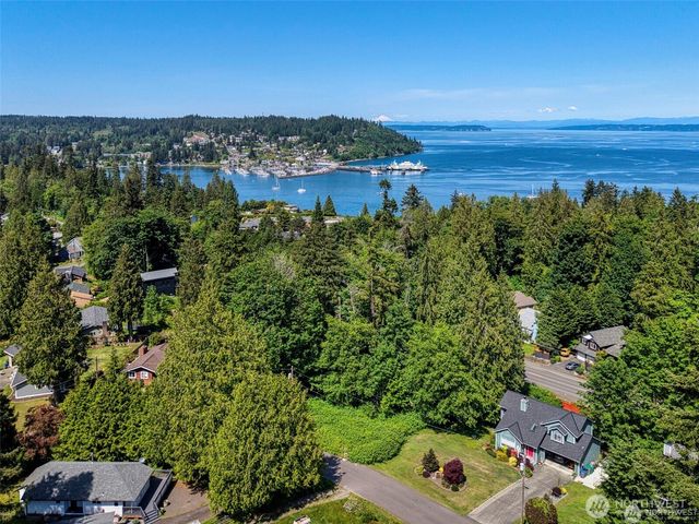 24115 Madura Drive NE, Kingston, WA 98346