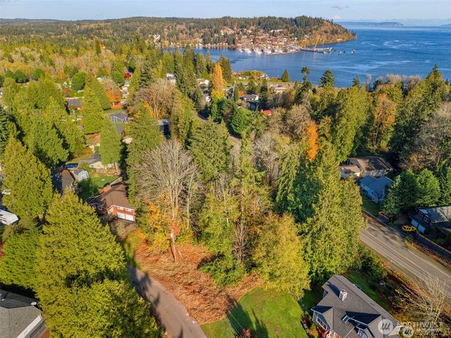 24115 Madura Drive NE, Kingston, WA 98346