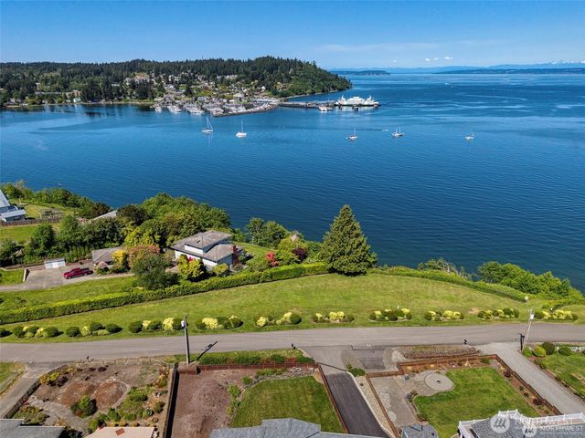 24115 Madura Drive NE, Kingston, WA 98346