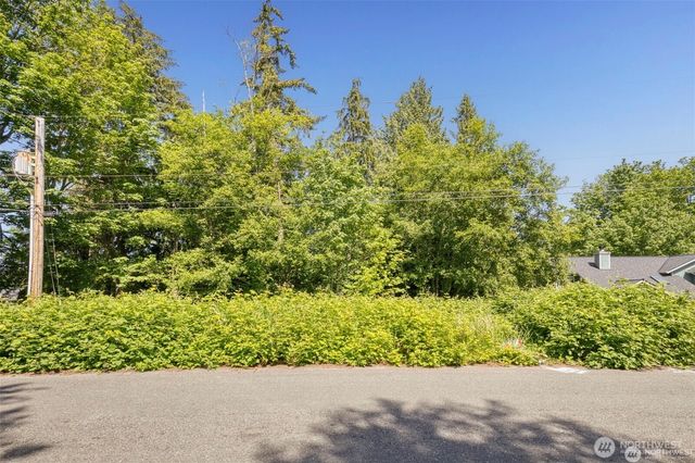 24115 Madura Drive NE, Kingston, WA 98346