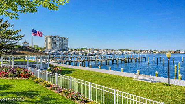 63 Wharfside Drive, Monmouth Beach, NJ 07750