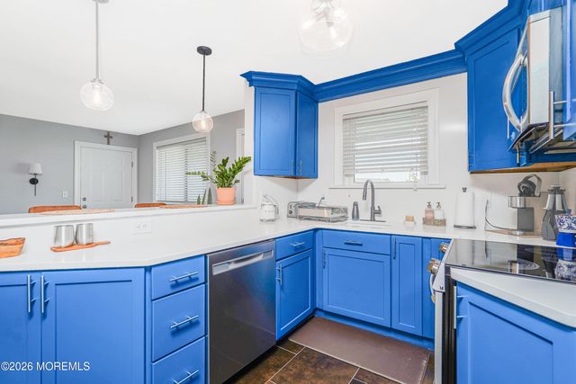 63 Wharfside Drive, Monmouth Beach, NJ 07750