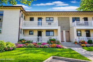 63 Wharfside Drive, Monmouth Beach, NJ 07750