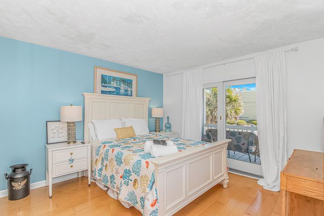 4801 Lake Dr., North Myrtle Beach, SC 29582