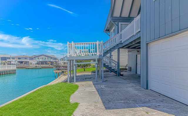 4801 Lake Dr., North Myrtle Beach, SC 29582