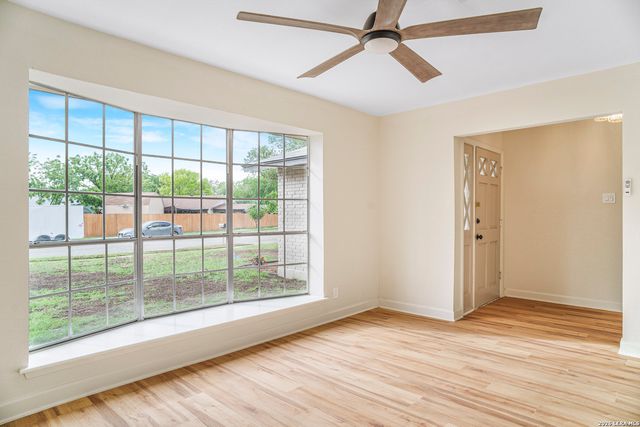 11611 Spring Mont, San Antonio, TX 78249