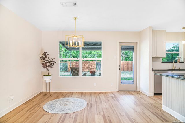 11611 Spring Mont, San Antonio, TX 78249