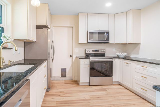 11611 Spring Mont, San Antonio, TX 78249