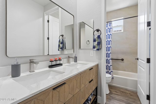 2925 N 48TH Street, Phoenix, AZ 85018