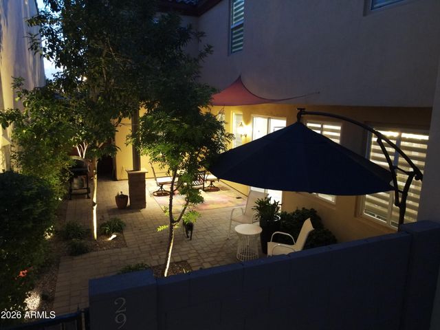 2925 N 48TH Street, Phoenix, AZ 85018