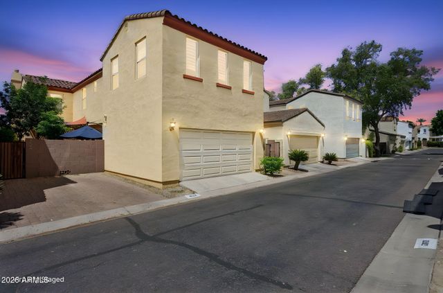 2925 N 48TH Street, Phoenix, AZ 85018