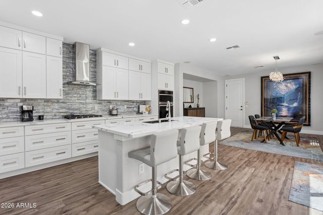 2925 N 48TH Street, Phoenix, AZ 85018
