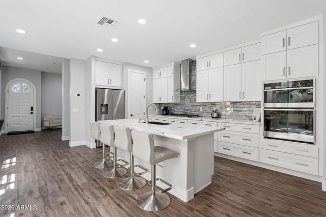 2925 N 48TH Street, Phoenix, AZ 85018