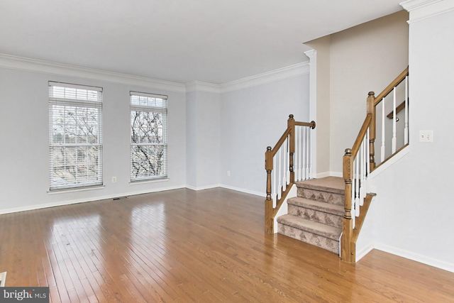 25121 GUNNERY SQ, Chantilly, VA 20152