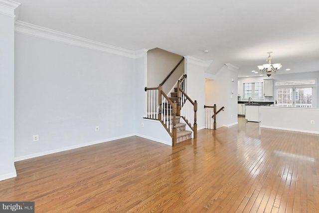 25121 GUNNERY SQ, Chantilly, VA 20152