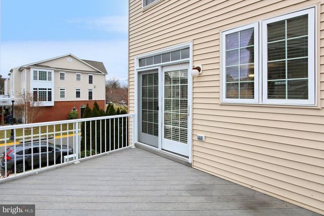 25121 GUNNERY SQ, Chantilly, VA 20152