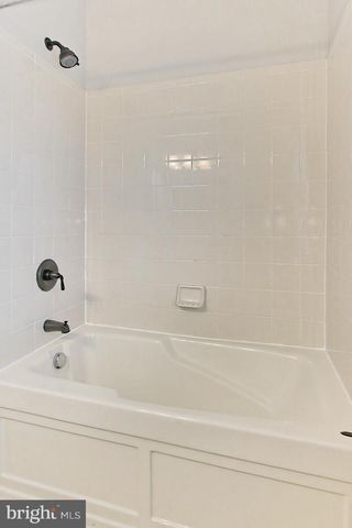 25121 GUNNERY SQ, Chantilly, VA 20152