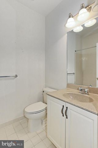 25121 GUNNERY SQ, Chantilly, VA 20152