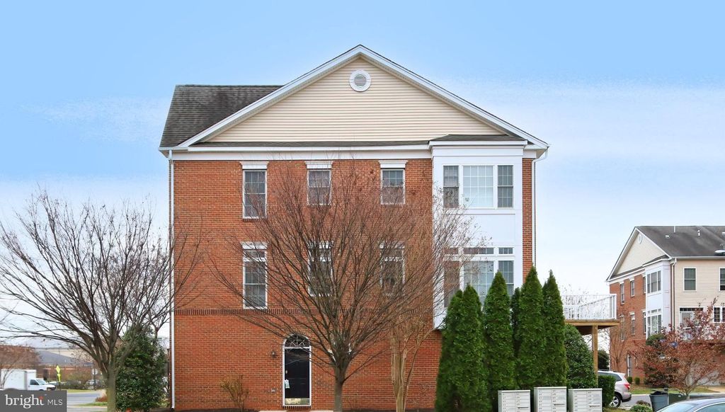 25121 GUNNERY SQ, Chantilly, VA 20152