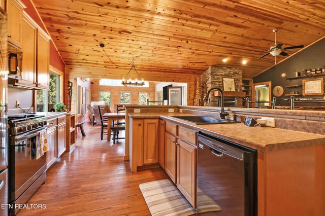 232 Victoria Circle, Jamestown, TN 38556