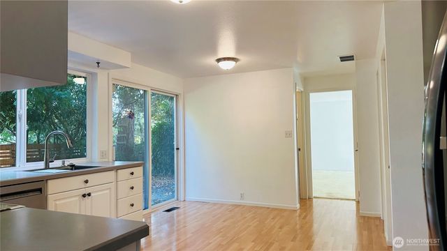 12920 SE 68TH Street, Bellevue, WA 98006