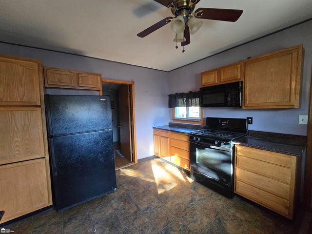 402 W Perry Street, Durand, MI 48429