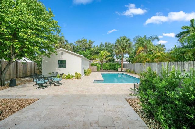 611 N Palmway, Lake Worth Beach, FL 33460