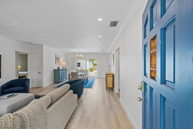 611 N Palmway, Lake Worth Beach, FL 33460