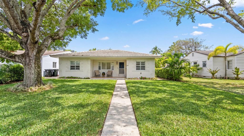 611 N Palmway, Lake Worth Beach, FL 33460