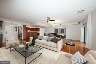 20925 VALLEY FORGE CIR #925, King Of Prussia, PA 19406
