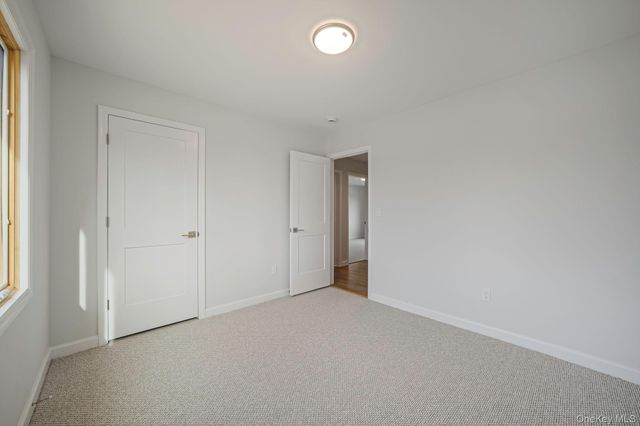 115 Riviera Parkway, Lindenhurst, NY 11757