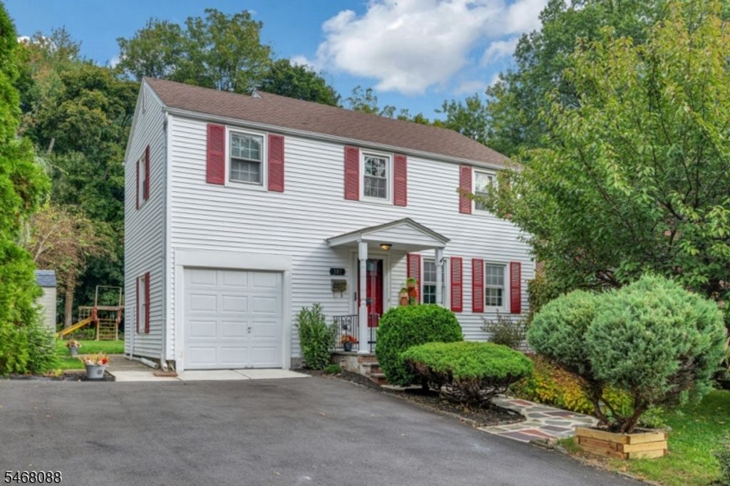 187 Bay Ave, Bloomfield Twp., NJ 07003 — exterior