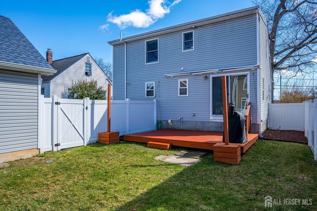 41 Lake Avenue, Metuchen, NJ 08840